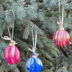 FIRST GALLERY OLATHE  - Ornament Pour Painting with Stephanie  Sunday, November 27   1-3